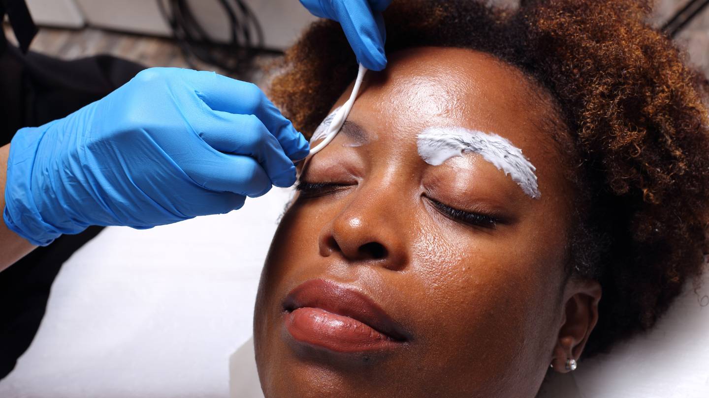 how can i choose a skilled and qualified microblading artist 1