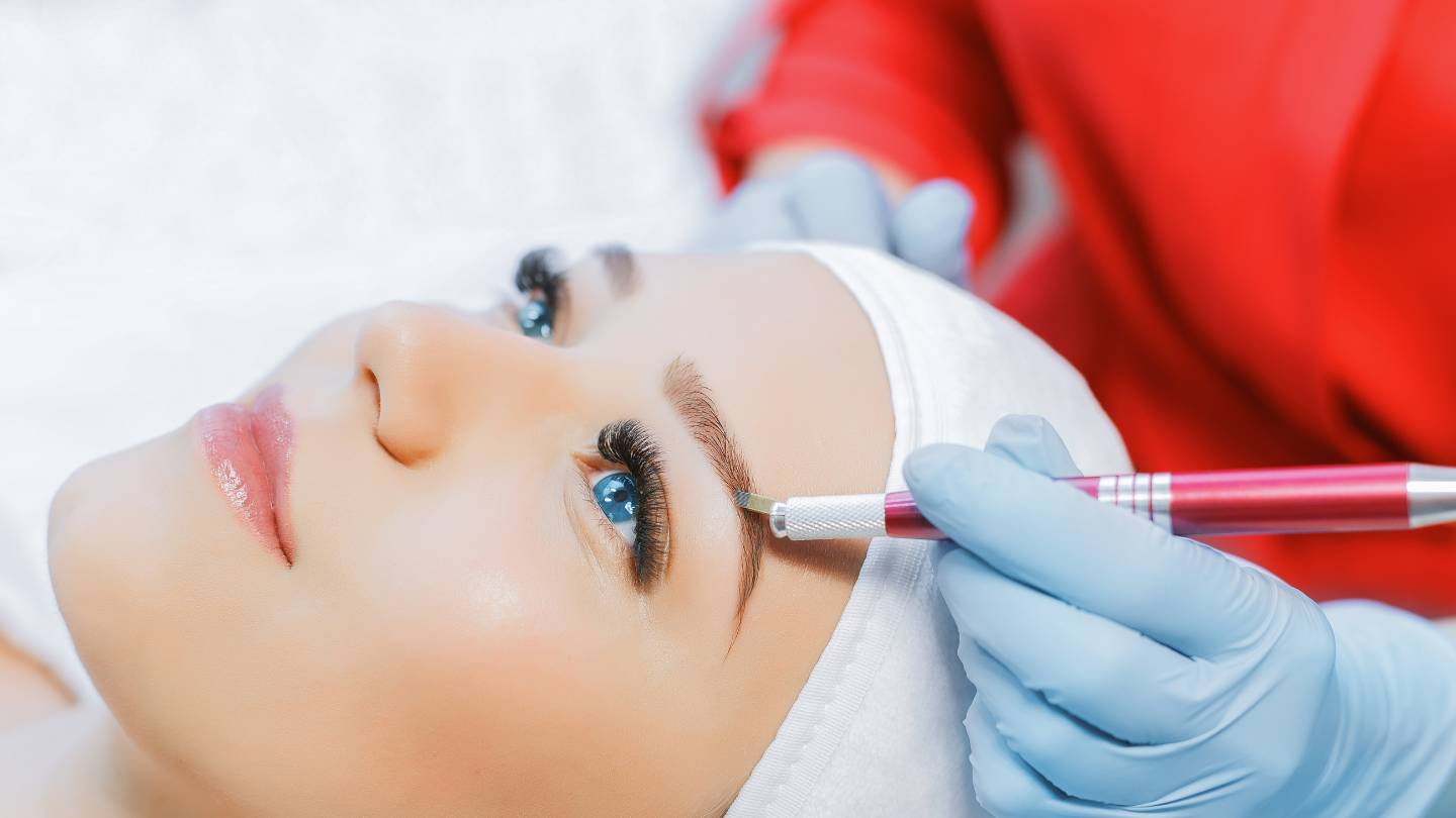 how can i choose a skilled and qualified microblading artist