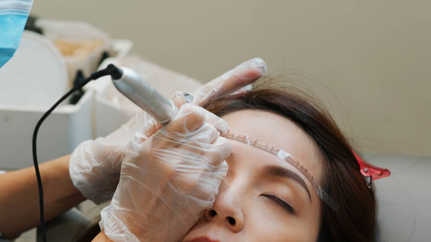 how do facial shape and features affect microblading shape 1