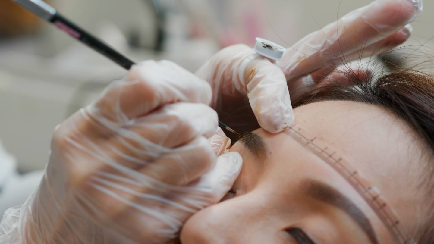 how do facial shape and features affect microblading shape 2