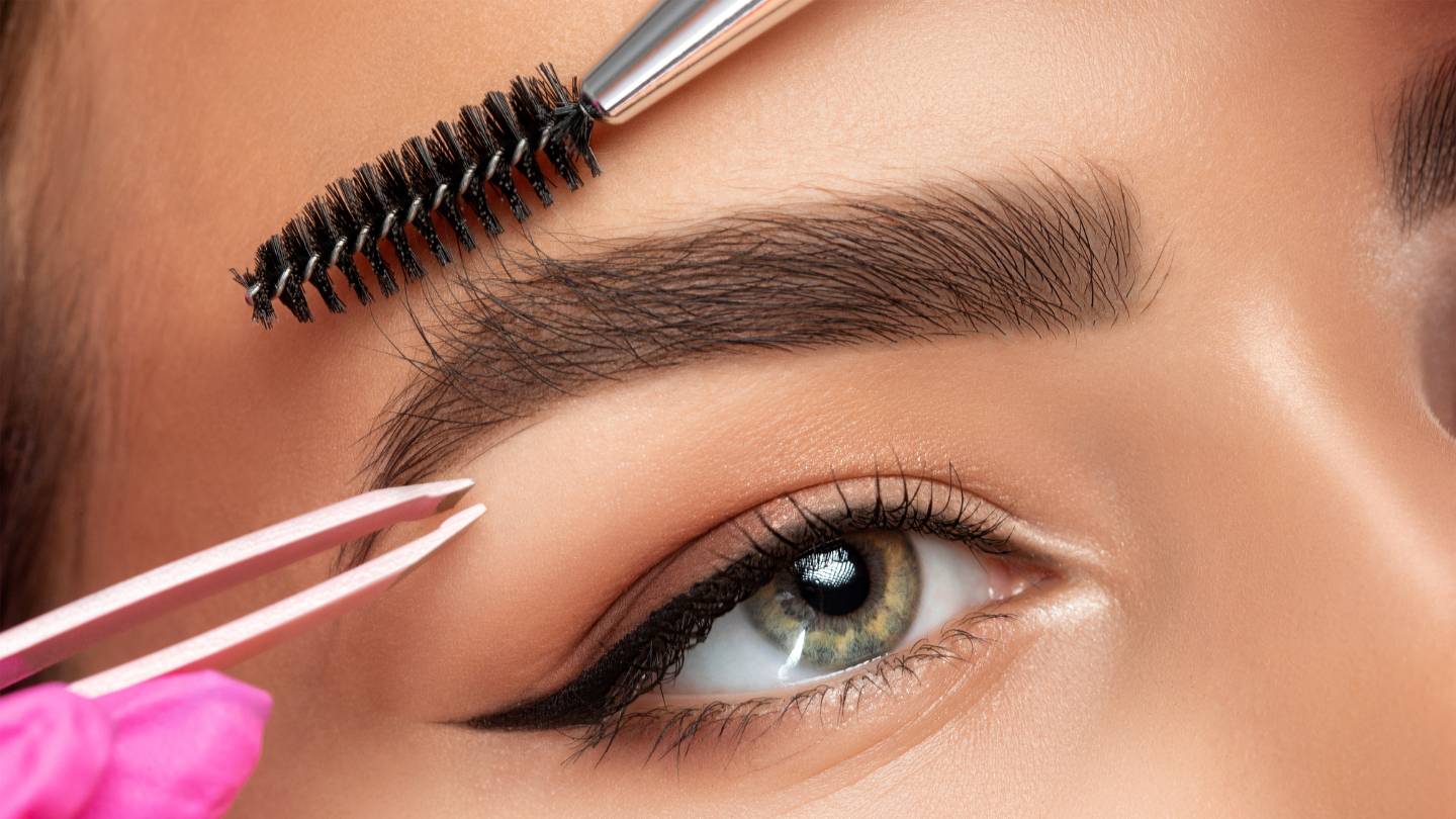 what is eyebrow feathering and how is it different from other methods 2