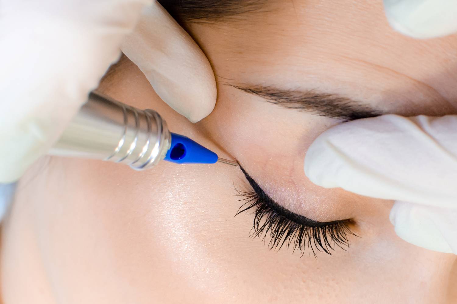 how can eyeliner tattoos make your morning routine easier